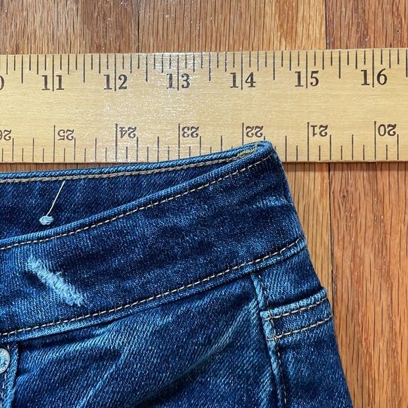 American Eagle Stretch TomGirl Style Blue Jeans Deconstructed Frayed Size 4 Reg - Picture 5 of 13